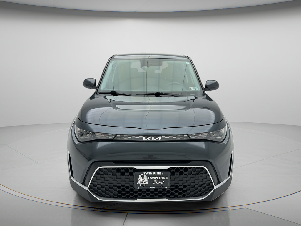 Used 2025 Kia Soul LX w/ LX Technology Package FWD image 2