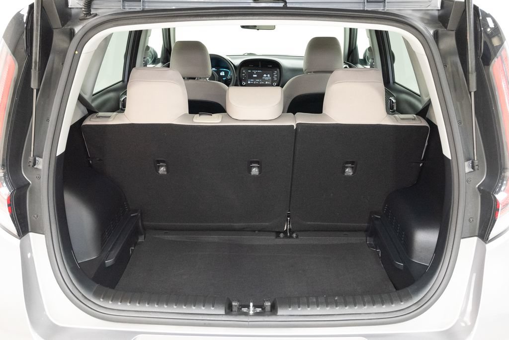 Certified 2025 Kia Soul LX w/ LX Technology Package FWD image 28