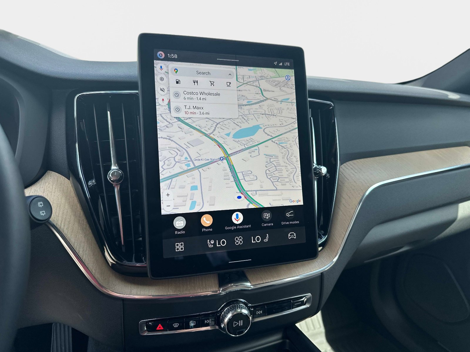 Certified 2026 Volvo XC60 B5 Plus w/ Protection Package Premier image 22