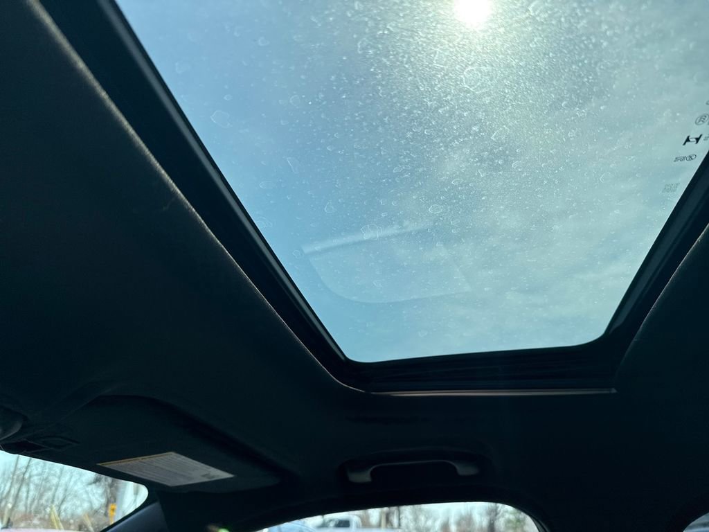 Used 2024 Chevrolet Trax RS w/ Sunroof Package image 29