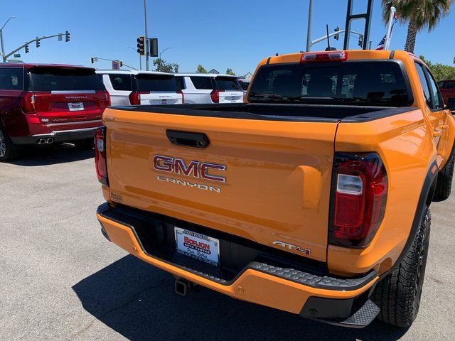 New 2026 GMC Canyon AT4 w/ AT4 Premium Package AWD/4WD image 7