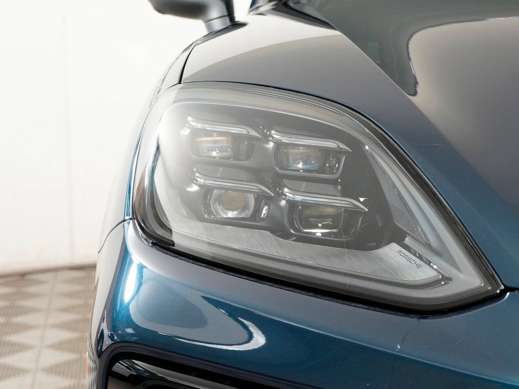 Used 2026 Porsche Cayenne AWD/4WD image 11