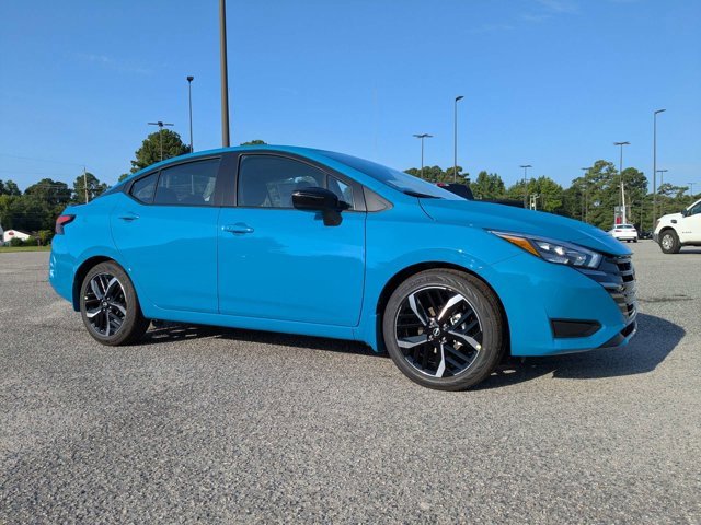 New 2025 Nissan Versa SR w/ Trunk Package image 2