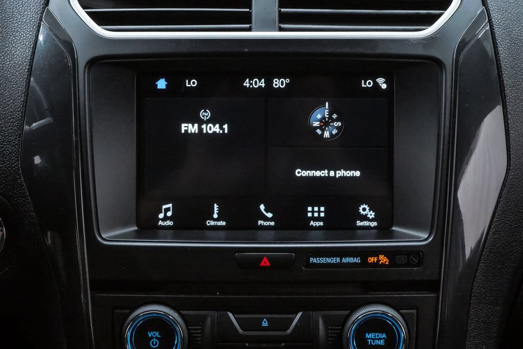 Used 2017 Ford Explorer XLT w/ Equipment Group 201A FWD image 16