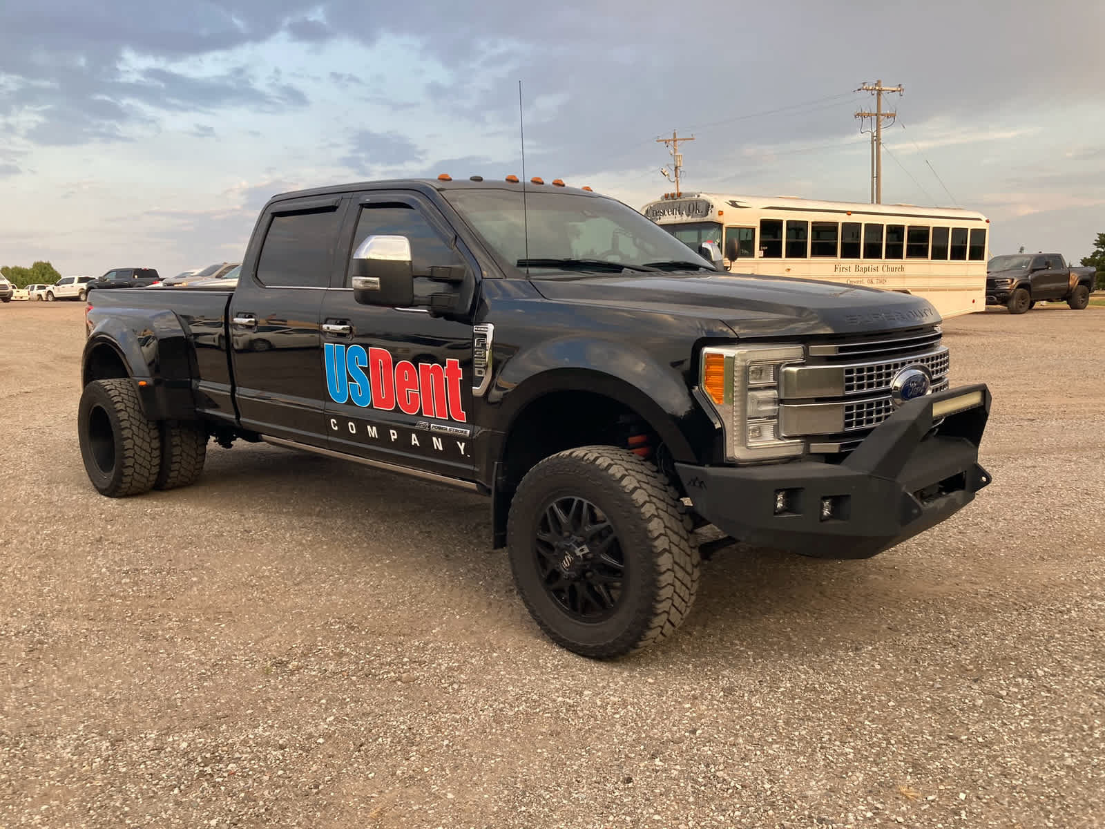 Used 2018 Ford F350 Platinum w/ Platinum Ultimate Package AWD/4WD image 9