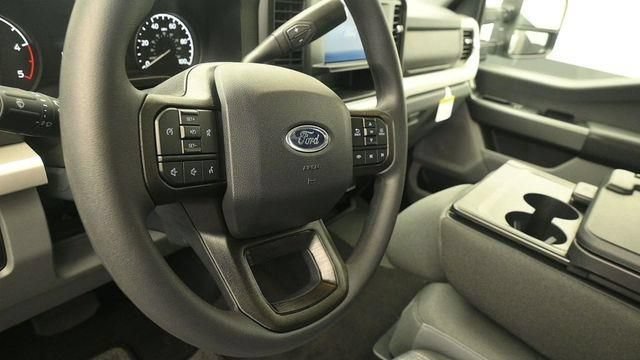 New 2026 Ford F250 XLT w/ FX4 Off-Road Package AWD/4WD image 15