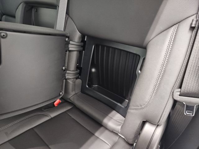 New 2026 GMC Sierra 1500 SLT w/ SLT Convenience Package image 33