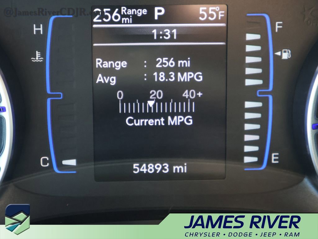 Used 2024 Chrysler Voyager LX image 29