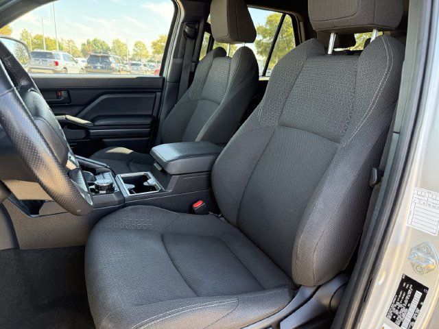 Used 2025 Toyota 4Runner SR5 AWD/4WD image 24