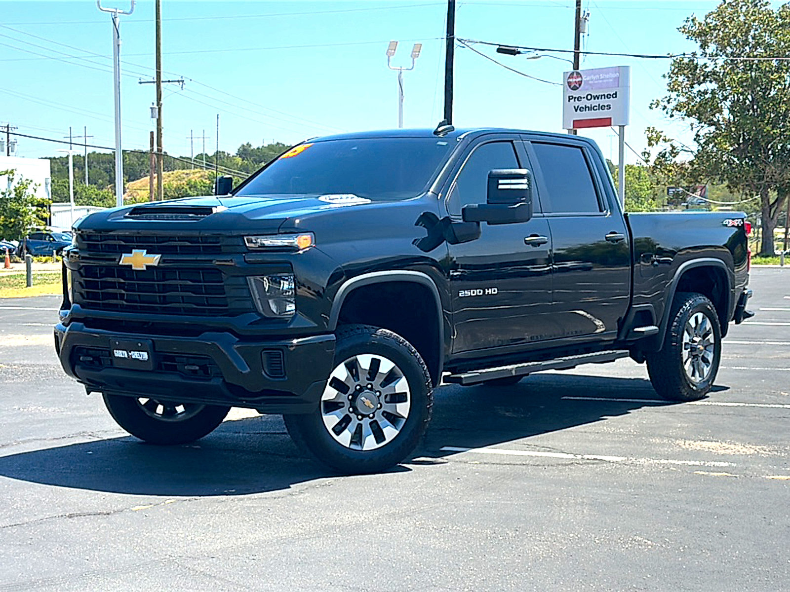 Used 2025 Chevrolet Silverado 2500 Custom w/ Custom Convenience Package AWD/4WD image 2
