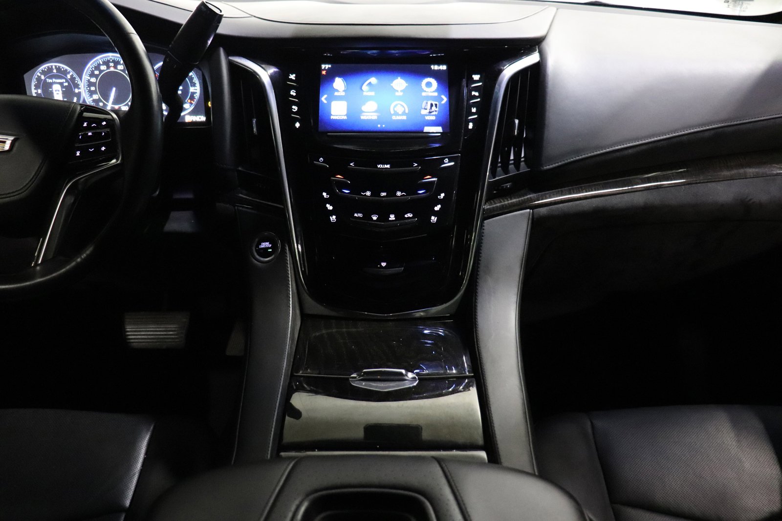 Used 2015 Cadillac Escalade Platinum image 31