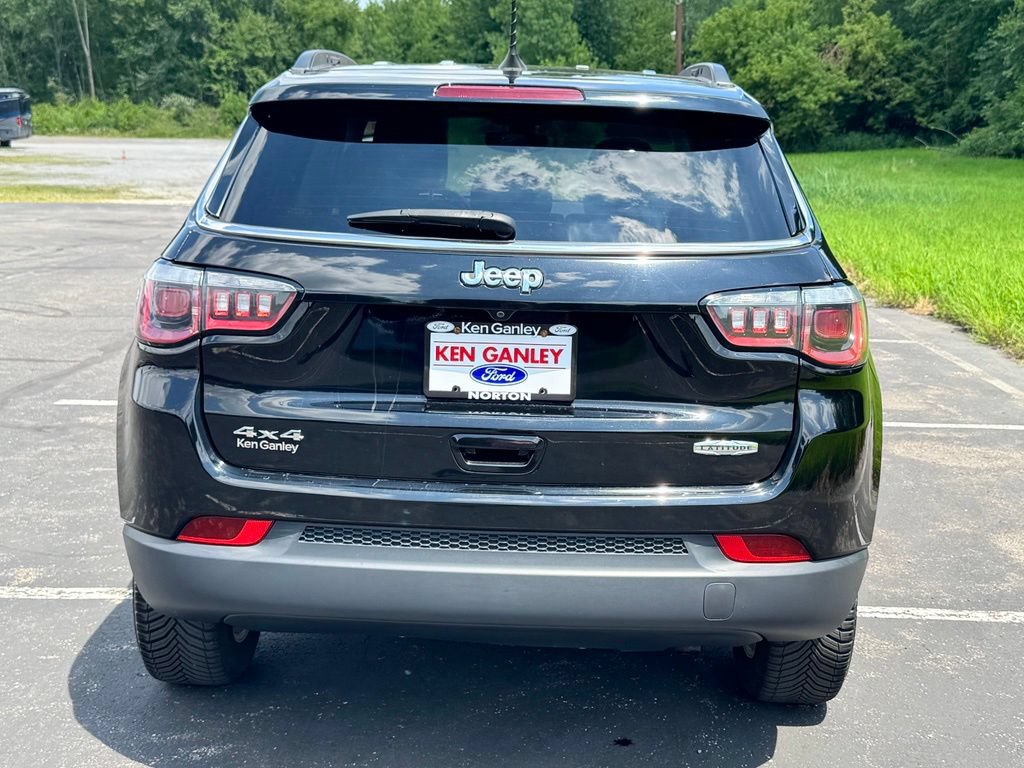 Used 2019 Jeep Compass Latitude w/ Popular Equipment Group AWD/4WD image 10