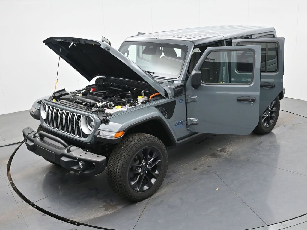 Used 2025 Jeep Wrangler Sahara 4xe image 40
