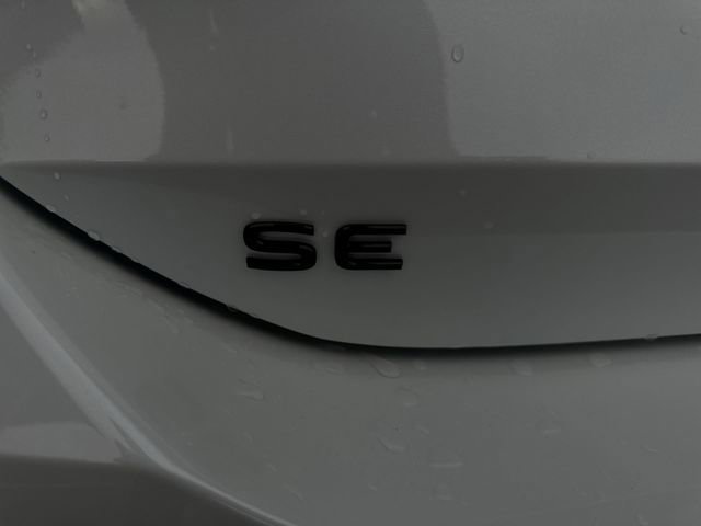 New 2026 Volkswagen Tiguan SE R-Line FWD image 33