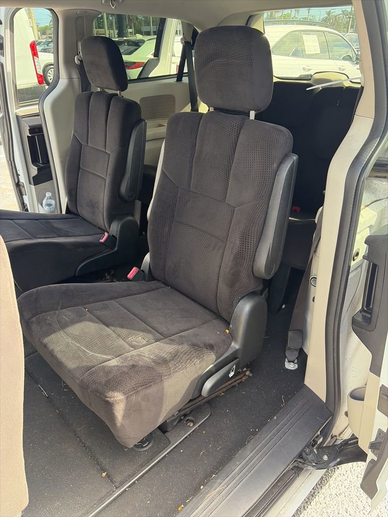 Used 2014 Dodge Grand Caravan SXT image 5