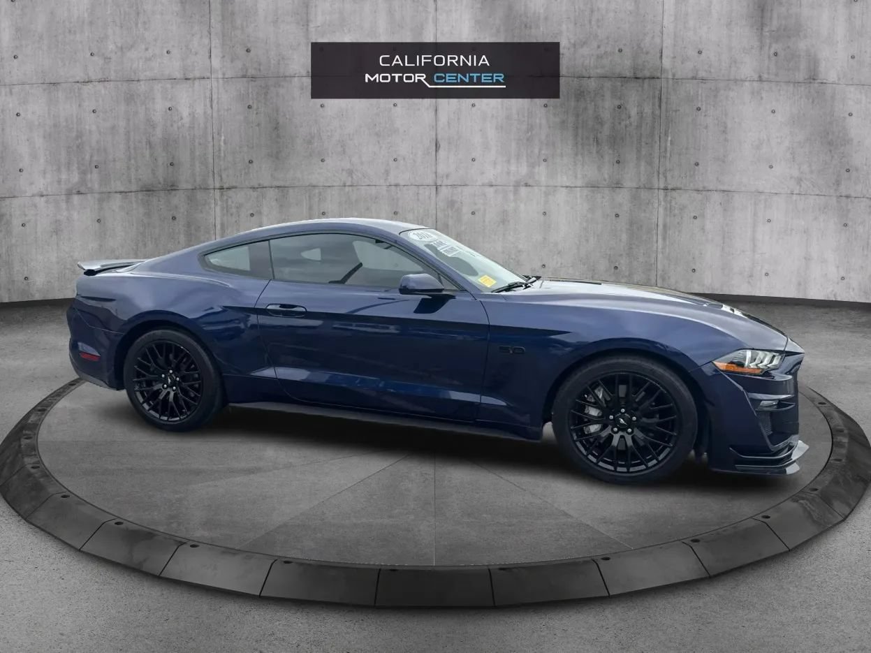 Used 2018 Ford Mustang GT RWD image 4