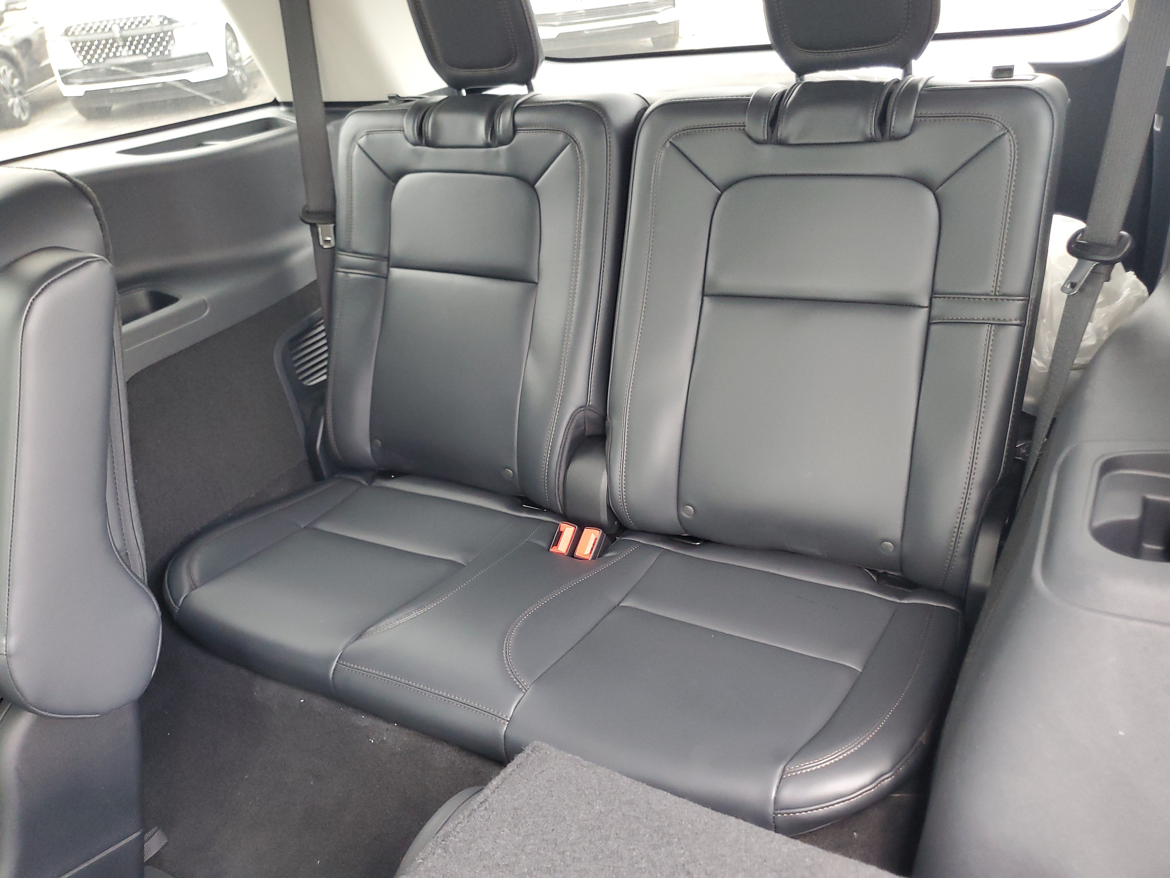 New 2026 Lincoln Aviator Reserve w/ Jet Appearance Package AWD/4WD image 28