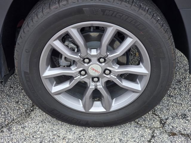 Used 2024 GMC Terrain SLT w/ Tech Package AWD/4WD image 9