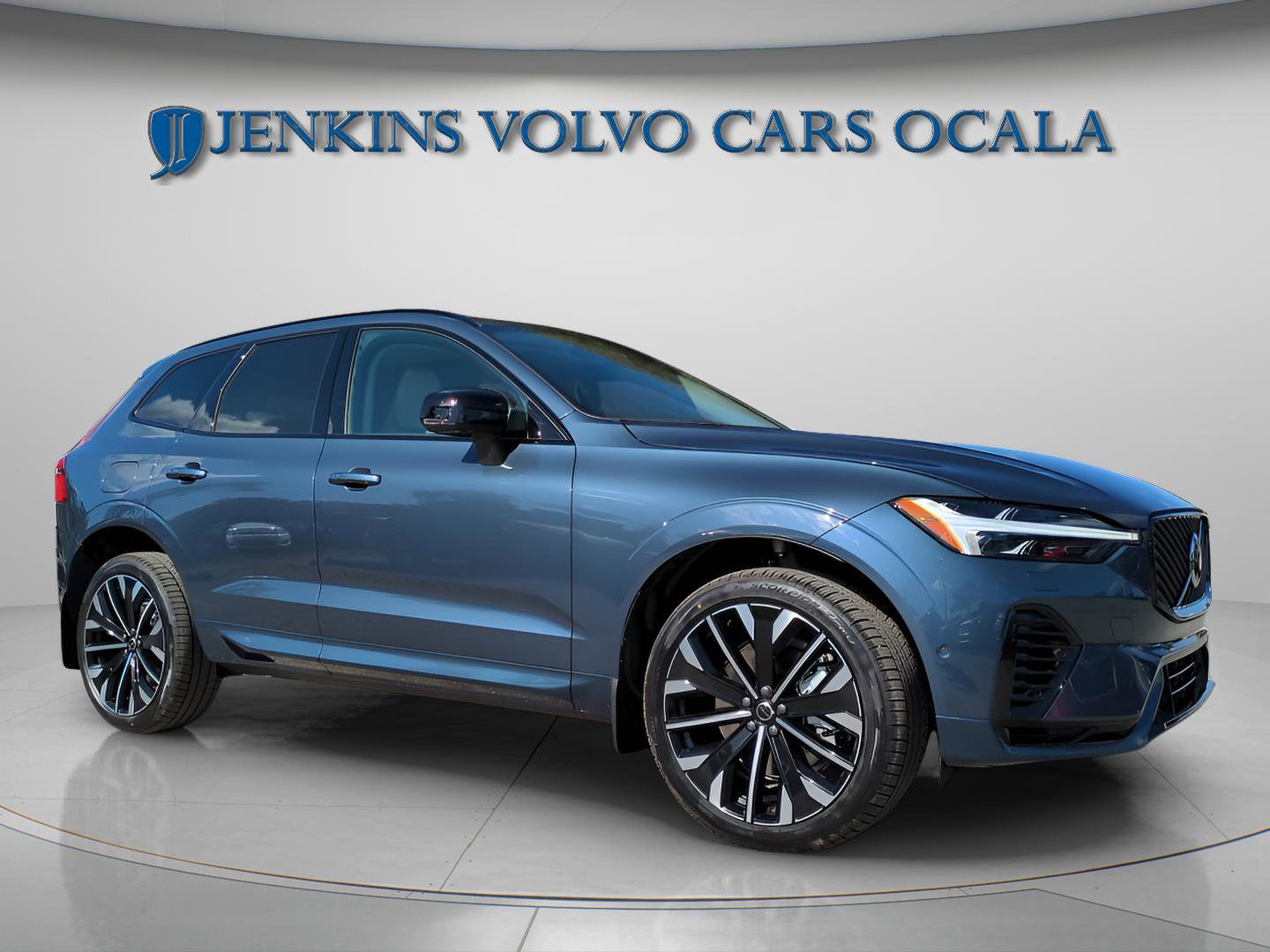 New 2026 Volvo XC60 T8 Ultra w/ Protection Package Premier image 2