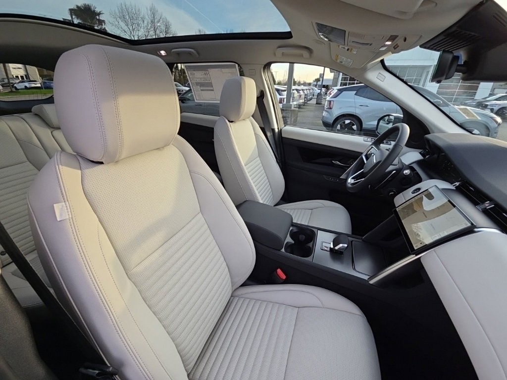 New 2025 Land Rover Discovery Sport S image 21