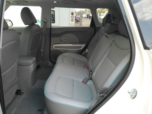 Used 2019 Kia Soul EV + w/ Sun & Fun Package image 19