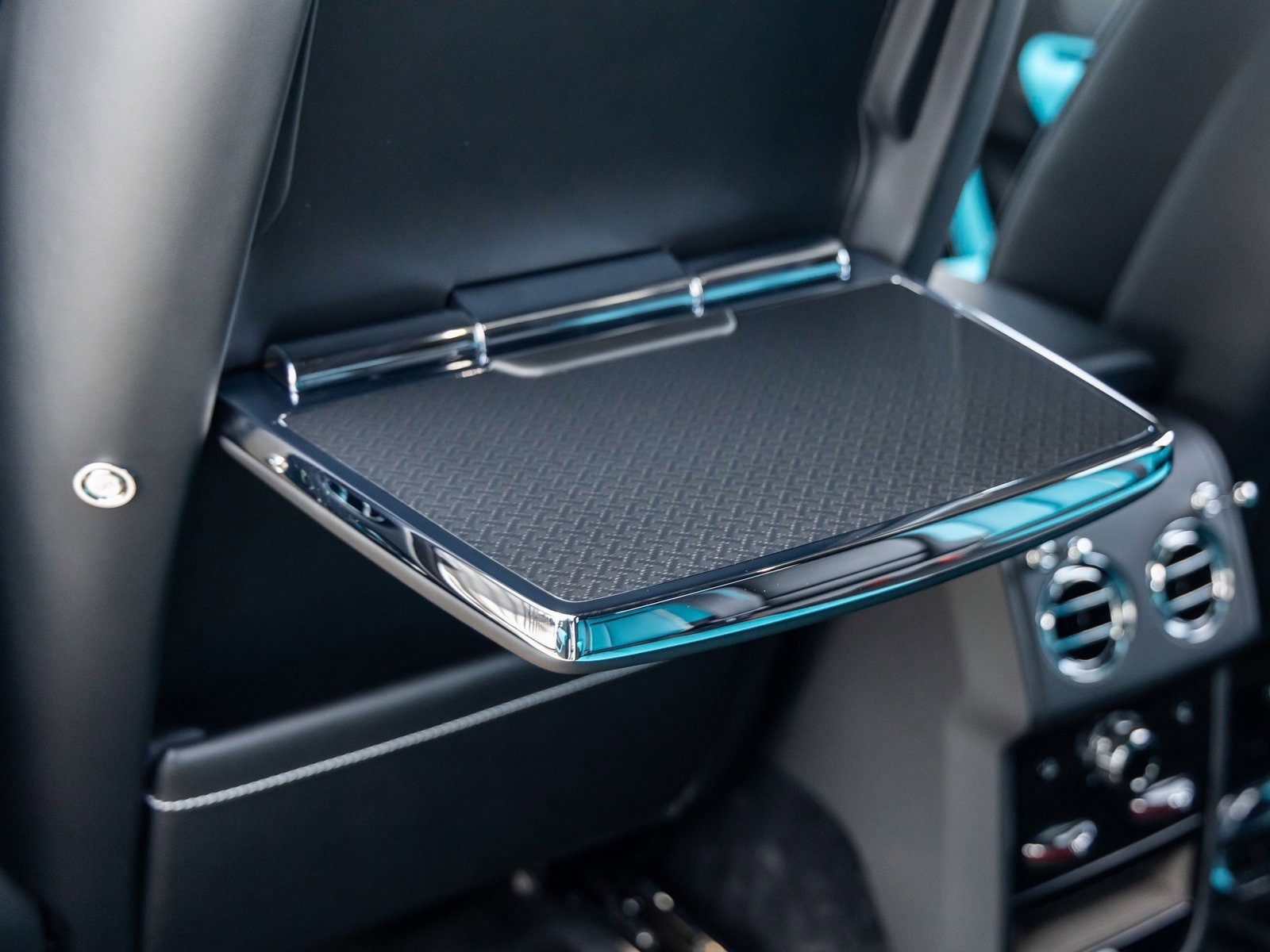 New 2026 Rolls-Royce Cullinan Black Badge image 47