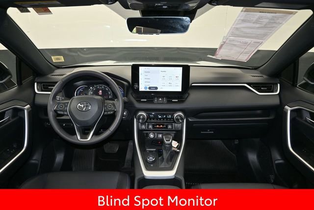 Used 2025 Toyota RAV4 XSE w/ Weather Package AWD/4WD image 12