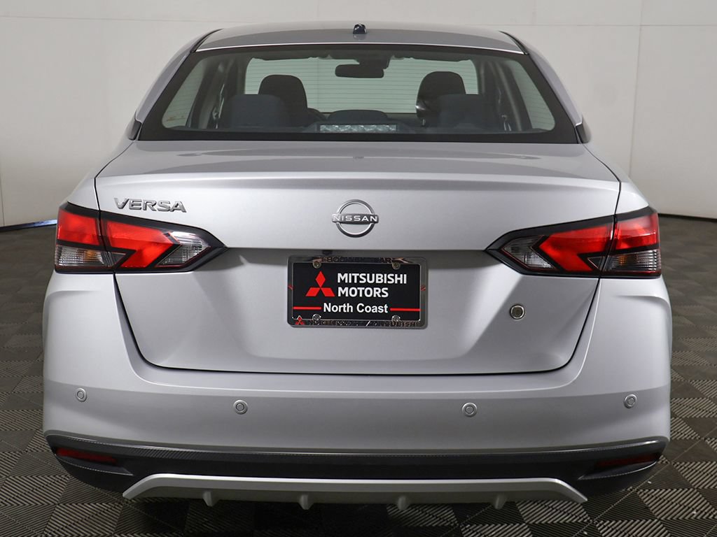 Used 2025 Nissan Versa S FWD image 9