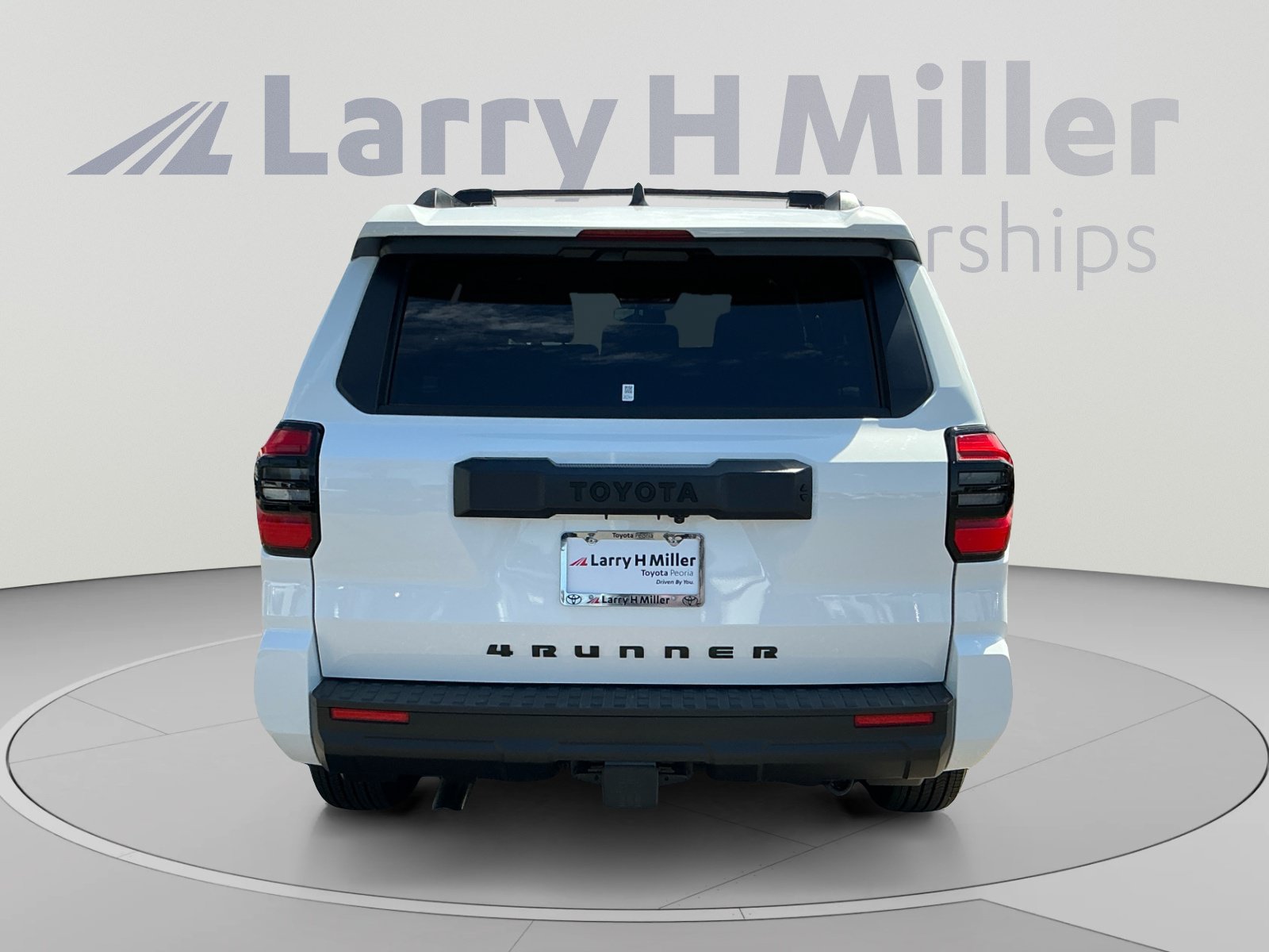 Certified 2026 Toyota 4Runner SR5 AWD/4WD image 4