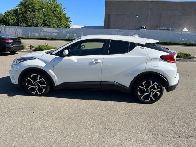 Used 2019 Toyota C-HR XLE FWD image 8