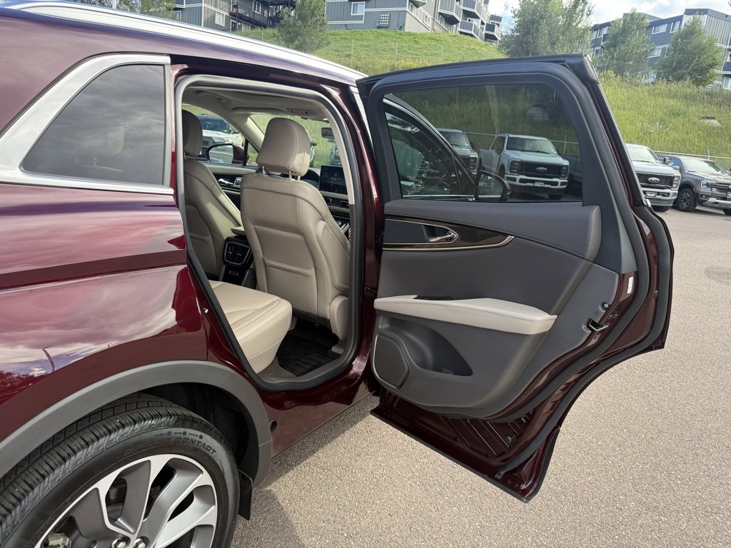 Certified 2022 Lincoln Nautilus Reserve image 21