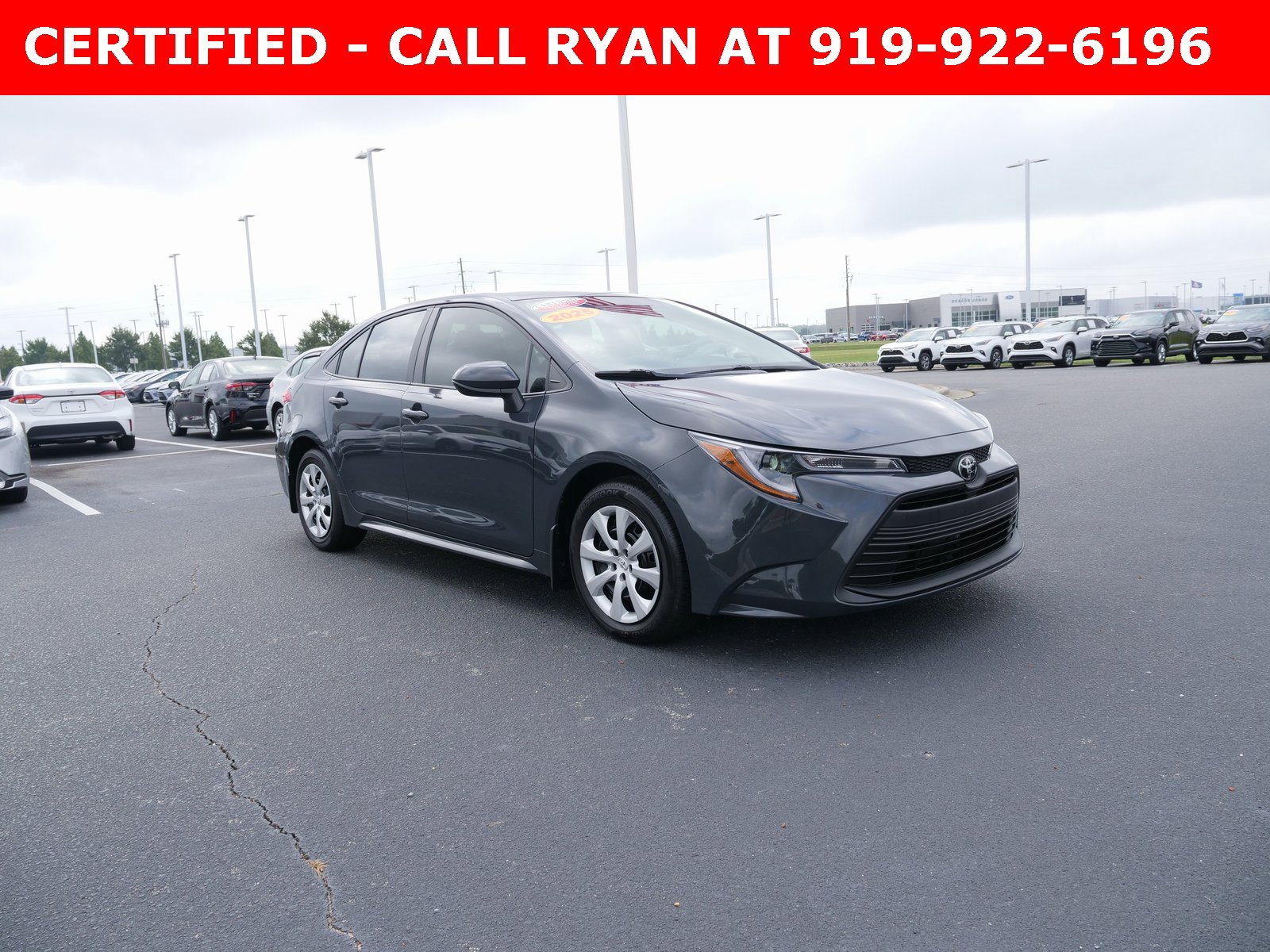 Used 2025 Toyota Corolla LE image 2