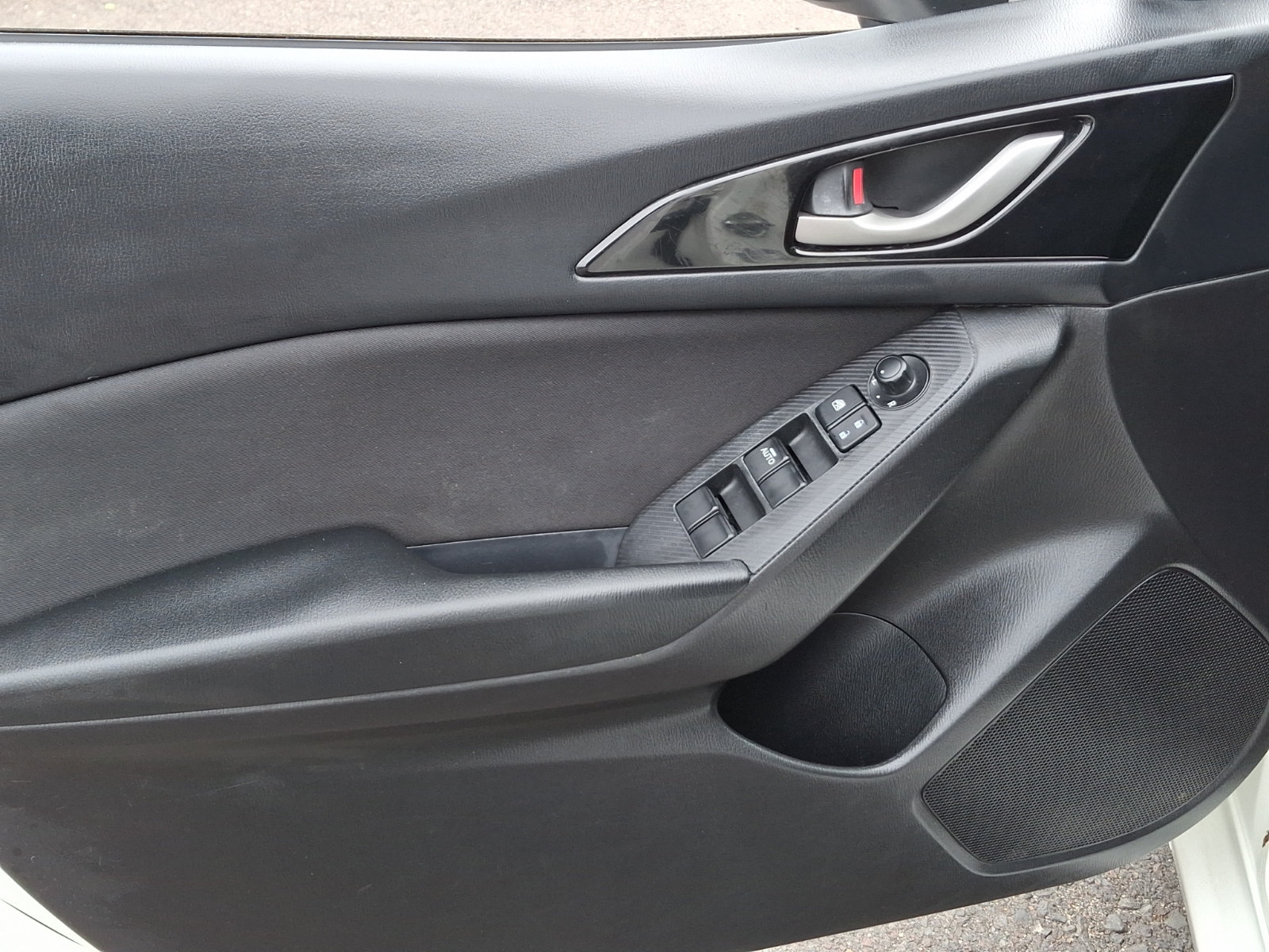 Used 2015 MAZDA MAZDA3 i Sport FWD image 12