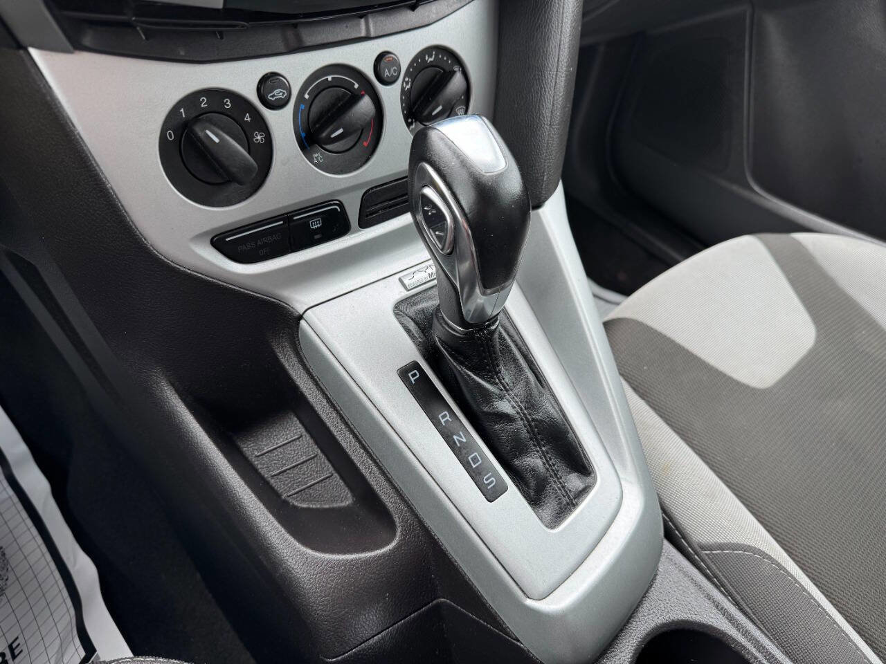 Used 2012 Ford Focus SE image 18