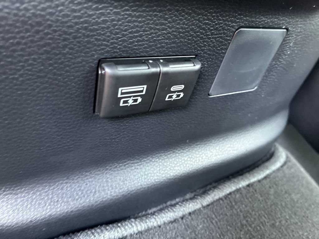 New 2026 Toyota Tundra Limited AWD/4WD image 37