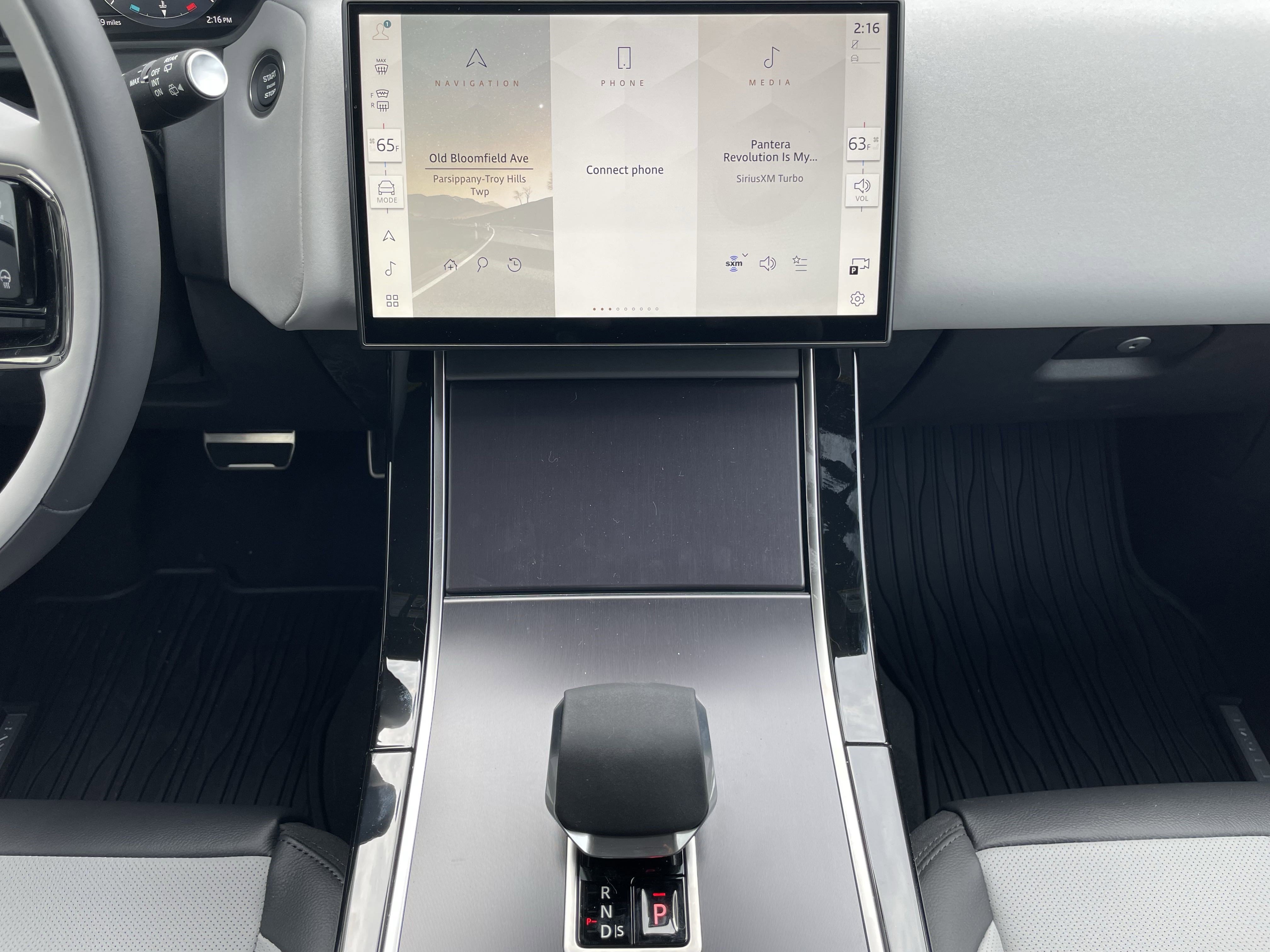 New 2026 Land Rover Range Rover Velar Dynamic SE image 19