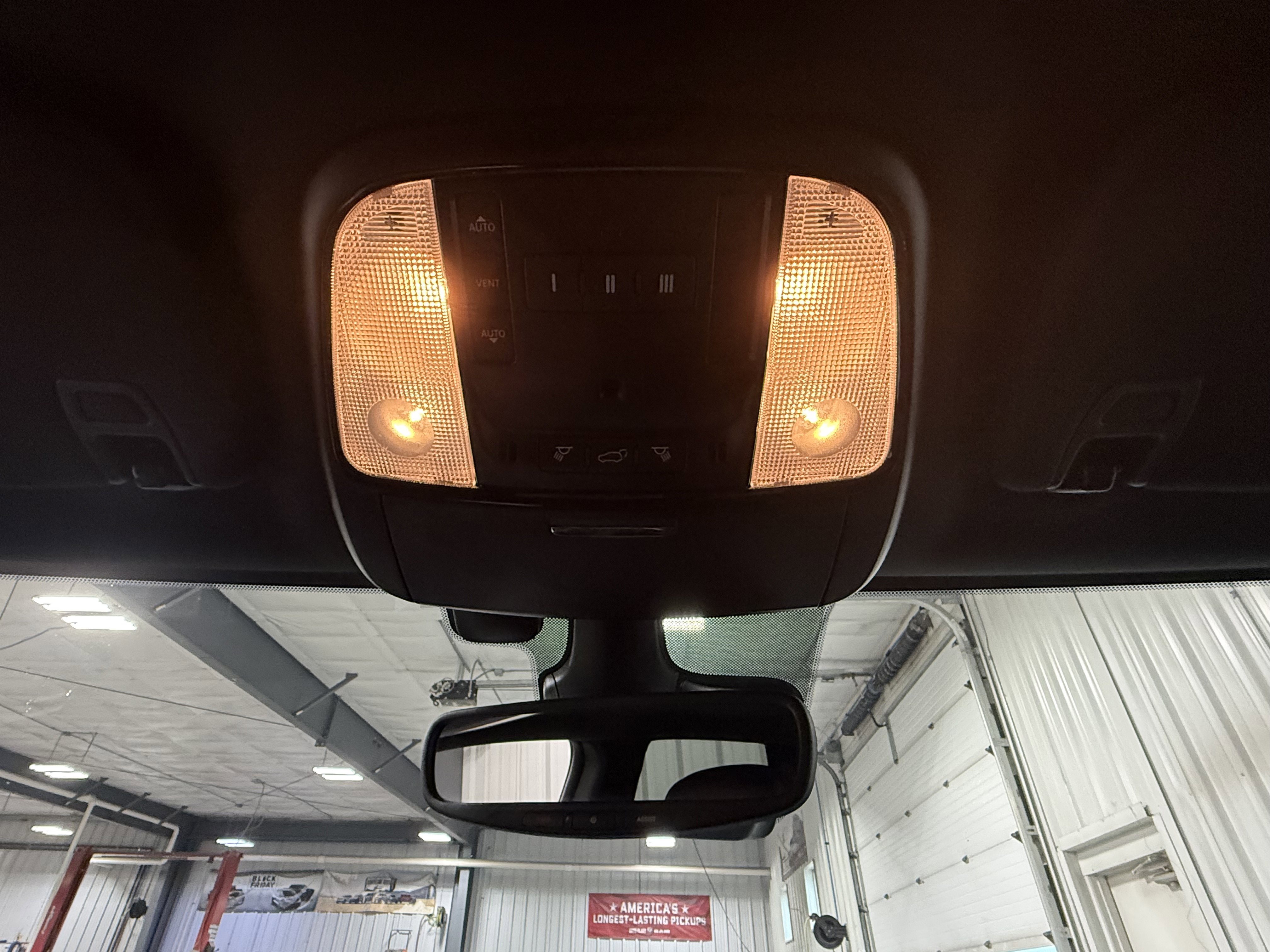 Used 2025 Dodge Durango GT image 24