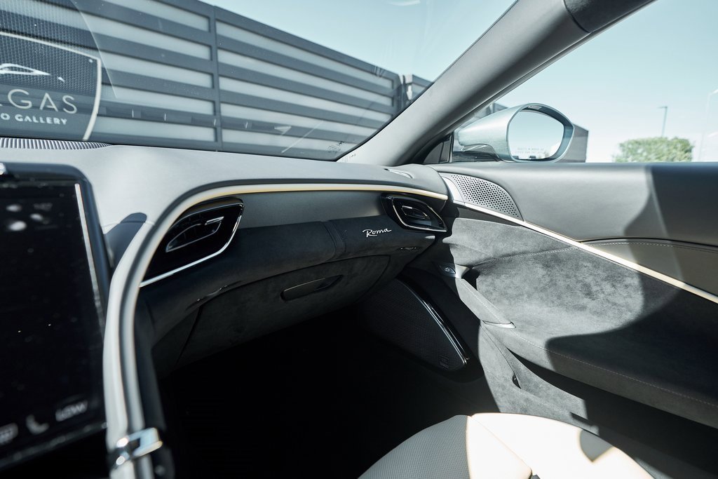 Used 2022 Ferrari Roma Base image 66