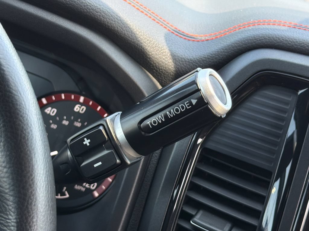 Used 2020 Nissan Titan PRO-4X AWD/4WD image 14