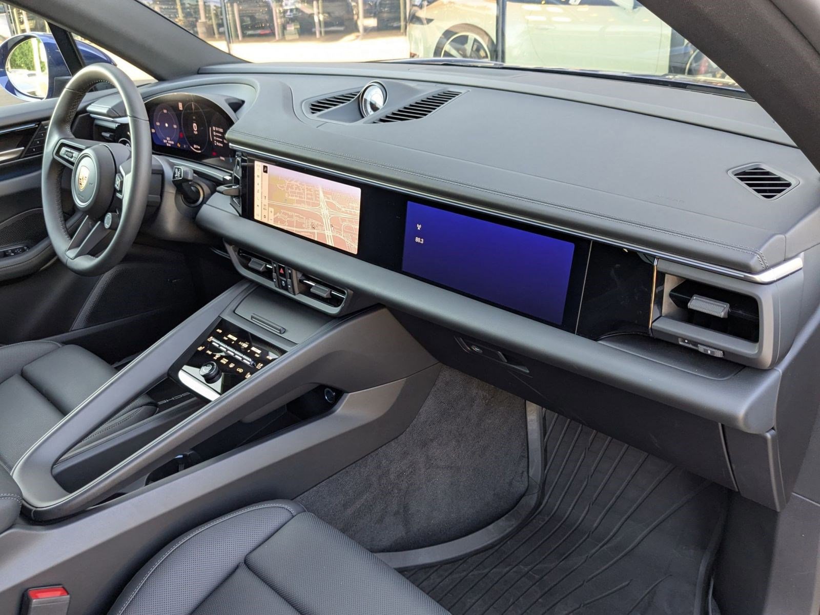 New 2025 Porsche Macan 4 Electric image 26