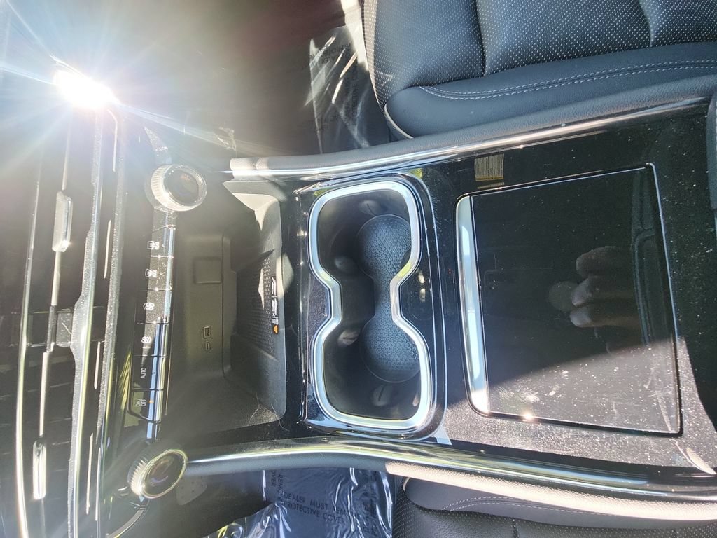 Used 2025 Chevrolet Traverse High Country w/ LPO, Floor Liner Package AWD/4WD image 22