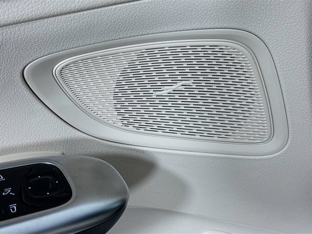 Used 2023 Mercedes-Benz C 300 Sedan image 18