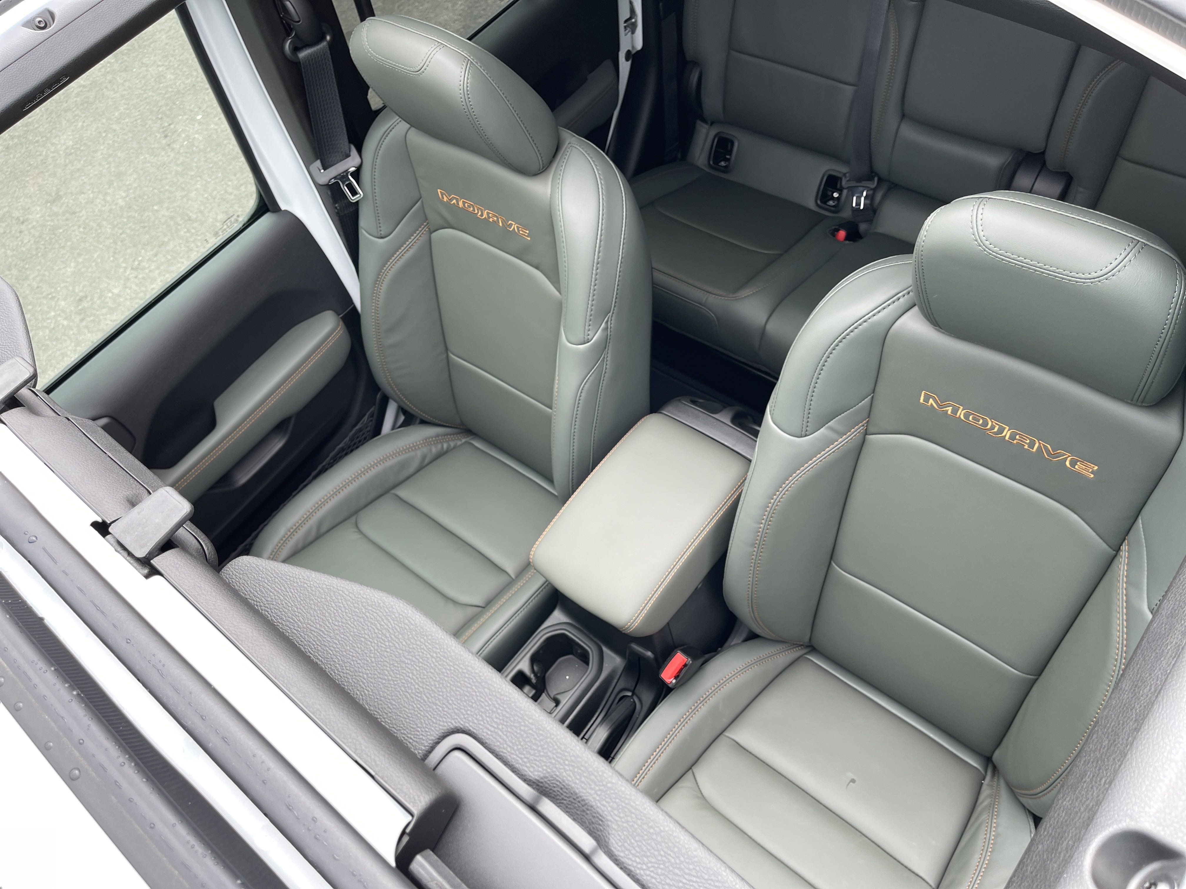 New 2025 Jeep Gladiator Mojave image 36