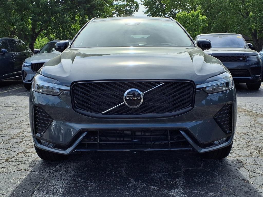 New 2026 Volvo XC60 B5 Core w/ Climate Package AWD/4WD image 2