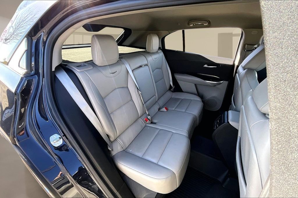 Used 2023 Cadillac XT4 Premium Luxury image 29