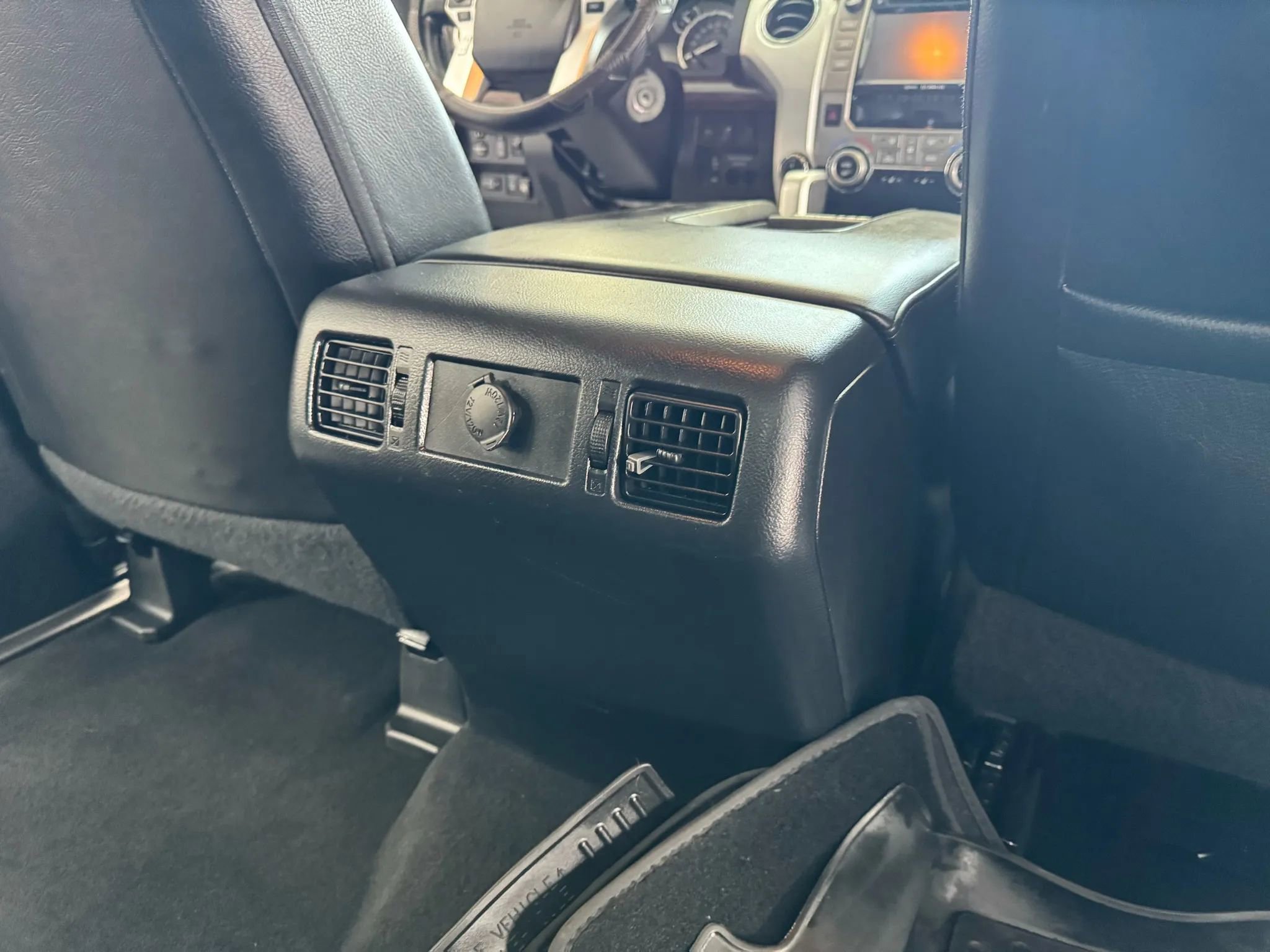 Used 2017 Toyota Tundra Limited w/ Limited Premium Package AWD/4WD image 17