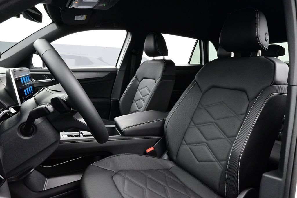 Used 2024 Volkswagen Atlas Cross Sport SE FWD image 5