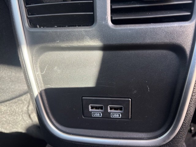 Used 2022 Chrysler 300 Touring w/ Sport Appearance Package image 13