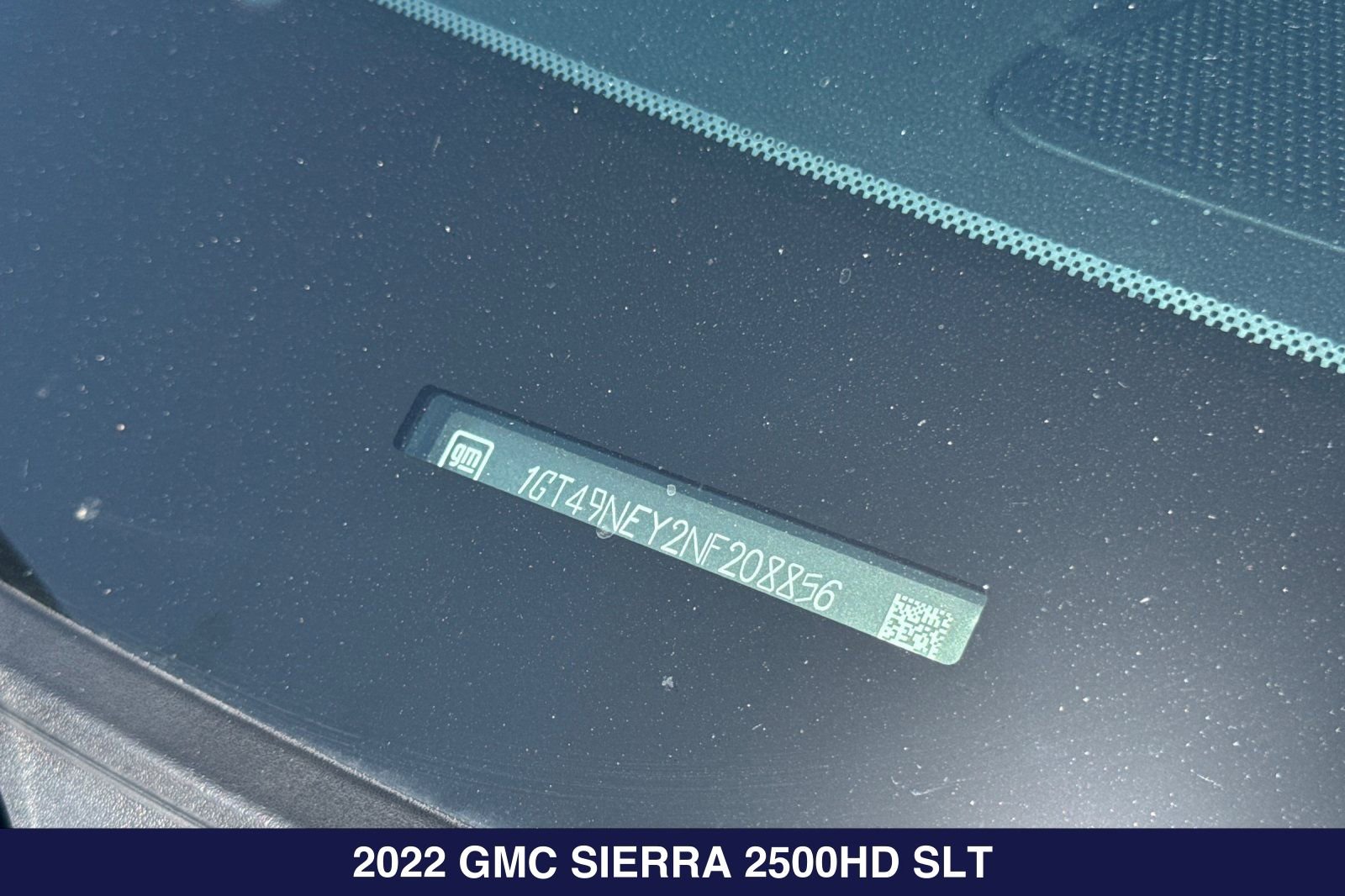 Used 2022 GMC Sierra 2500 SLT w/ SLT Preferred Package AWD/4WD image 2