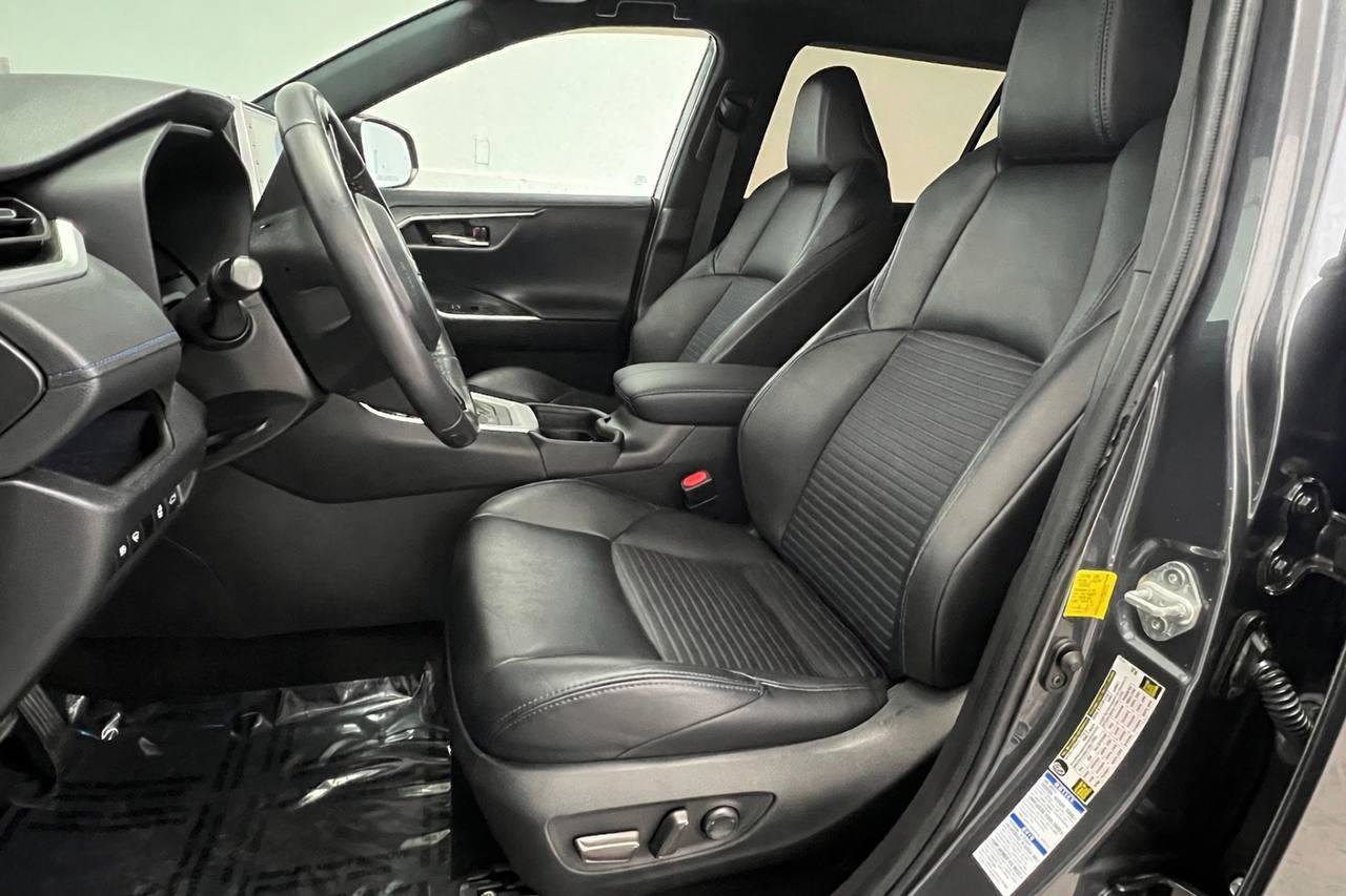 Used 2021 Toyota RAV4 XSE image 8